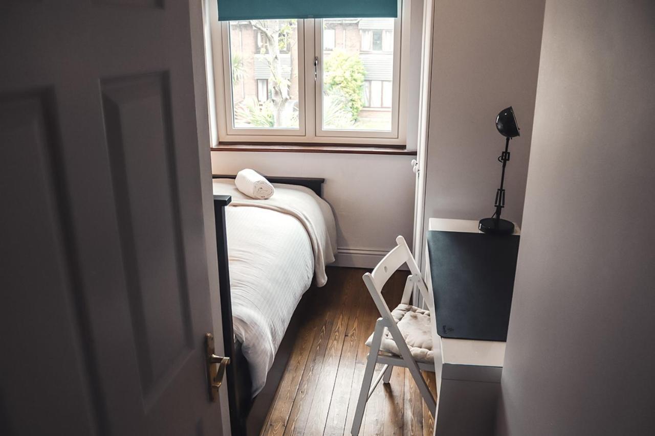Phoenix House Dublin Bagian luar foto